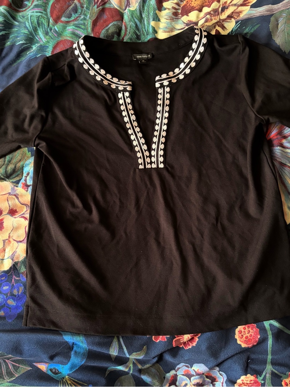 ‼️HUGE SALE‼️Ann Taylor Black Embroidered V-Neck Top